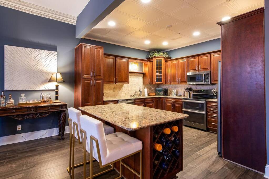 Downtown Sophistication/ Two Bedroom / Two Bath Louisville Buitenkant foto